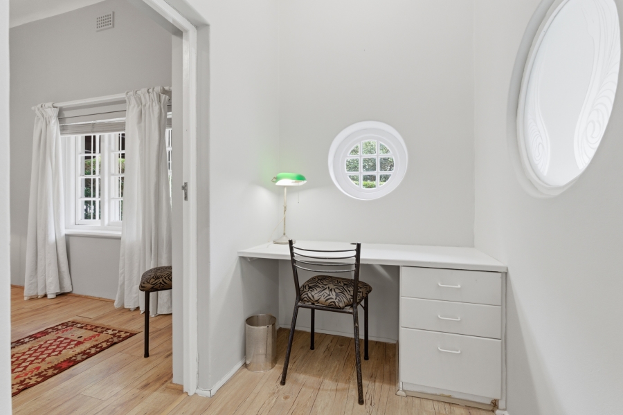 2 Bedroom Property for Sale in Sea Point Western Cape